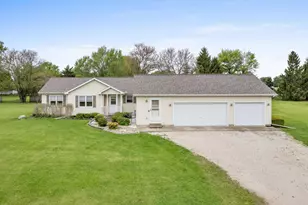 460 E Railroad Ave, Leland, IL 60531 - Photo 3