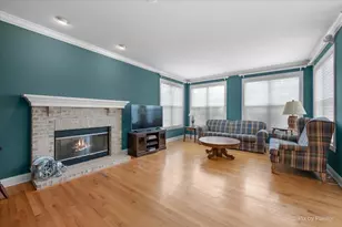 1624 Mansfield Dr, Aurora, IL 60502 - Photo 11