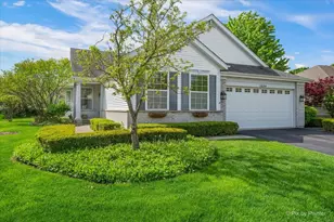 1624 Mansfield Dr, Aurora, IL 60502 - Photo 1