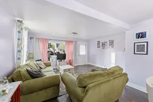 515 Oak St, Elgin, IL 60123 - Photo 3