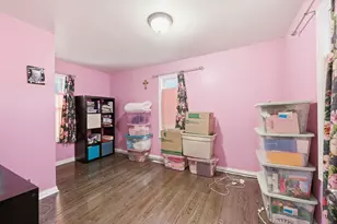 515 Oak St, Elgin, IL 60123 - Photo 13