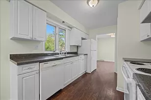 751 Monticello Dr, Naperville, IL 60563 - Photo 5