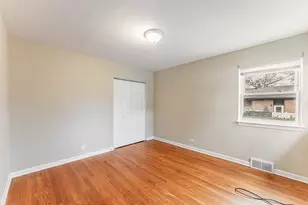 4856 Howard St, Skokie, IL 60077 - Photo 17