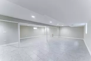 4856 Howard St, Skokie, IL 60077 - Photo 19