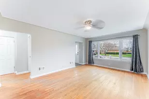 4856 Howard St, Skokie, IL 60077 - Photo 5