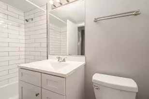 315 W Kimbell Ave, Elmhurst, IL 60126 - Photo 7