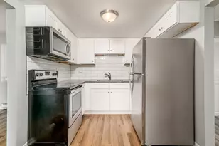 315 W Kimbell Ave, Elmhurst, IL 60126 - Photo 3