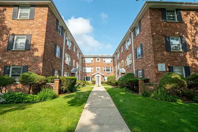 34 S Waiola Avenue #4, La Grange, IL 60525 - Photo 1