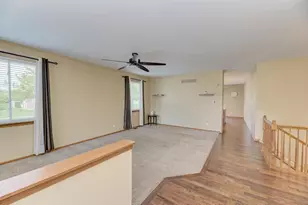 6415 Valley Ridge Dr, Plainfield, IL 60586 - Photo 5