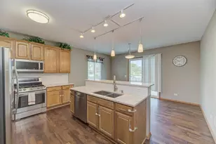 6415 Valley Ridge Dr, Plainfield, IL 60586 - Photo 9