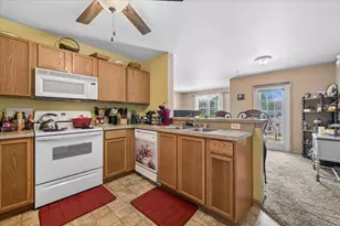 122 Bertram Dr, Yorkville, IL 60560 - Photo 9