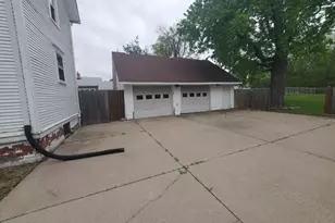 211 S West St, Cambridge, IL 61238 - Photo 3