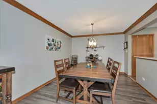 10501 Eagle Ridge Dr, Orland Park, IL 60467 - Photo 9