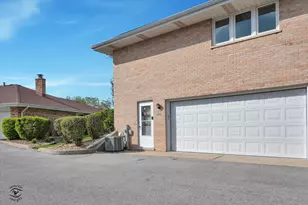10501 Eagle Ridge Dr, Orland Park, IL 60467 - Photo 25