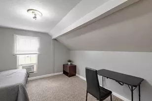 221 N Hickory St, Joliet, IL 60435 - Photo 11