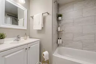 221 N Hickory St, Joliet, IL 60435 - Photo 15