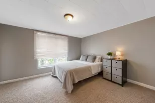 221 N Hickory St, Joliet, IL 60435 - Photo 13