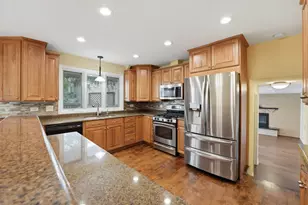 4065 Winston Dr, Hoffman Estates, IL 60192 - Photo 9