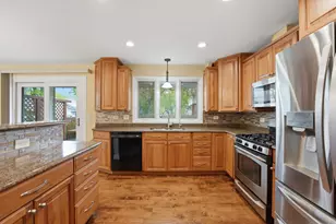 4065 Winston Dr, Hoffman Estates, IL 60192 - Photo 11