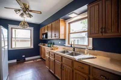 510 N Fairview Avenue, Mount Prospect, IL 60056 - Photo 3