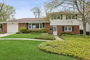 619 Rockland Ave, Lake Bluff, IL 60044 - Photo 1
