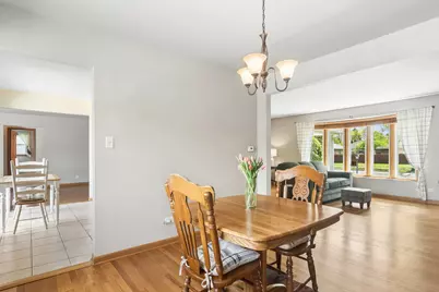 1600 E Linden Lane, Mount Prospect, IL 60056 - Photo 9