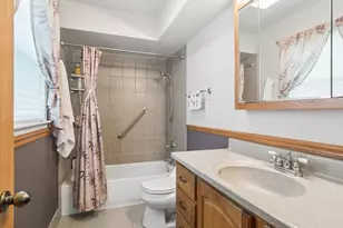 1600 E Linden Ln, Mount Prospect, IL 60056 - Photo 17