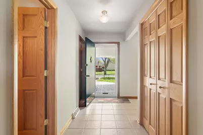 1600 E Linden Lane, Mount Prospect, IL 60056 - Photo 5