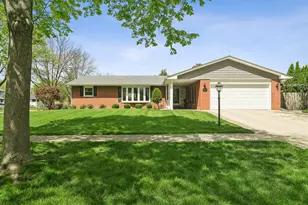 1600 E Linden Ln, Mount Prospect, IL 60056 - Photo 1