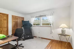 1600 E Linden Ln, Mount Prospect, IL 60056 - Photo 19