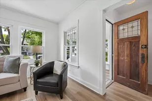 904 Hayes Ave, Oak Park, IL 60302 - Photo 3