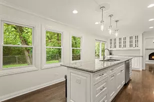 152 Lorraine Dr, Lake Zurich, IL 60047 - Photo 9