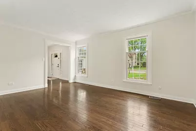 152 Lorraine Drive, Lake Zurich, IL 60047 - Photo 5