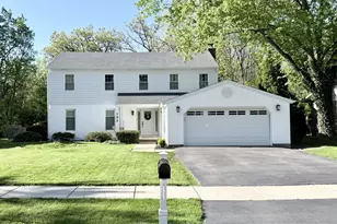 152 Lorraine Dr, Lake Zurich, IL 60047 - Photo 1