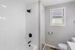 505 Greenbay Ave, Calumet City, IL 60409 - Photo 5