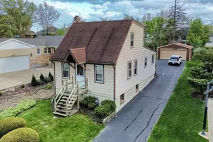 586 W Armitage Ave, Elmhurst, IL 60126 - Photo 3