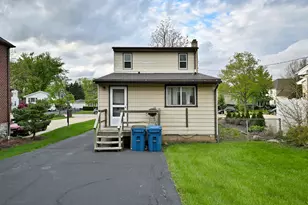 586 W Armitage Ave, Elmhurst, IL 60126 - Photo 11