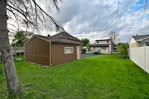 586 W Armitage Ave, Elmhurst, IL 60126 - Photo 13