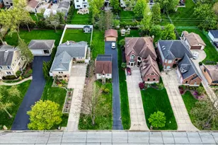 586 W Armitage Ave, Elmhurst, IL 60126 - Photo 7