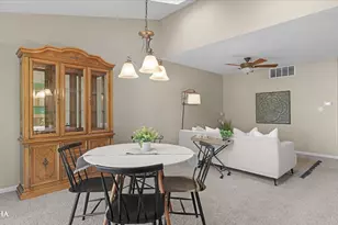 1660 Grove Ave, Schaumburg, IL 60193 - Photo 9