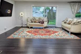 72 Braemar Dr, Elk Grove Village, IL 60007 - Photo 5