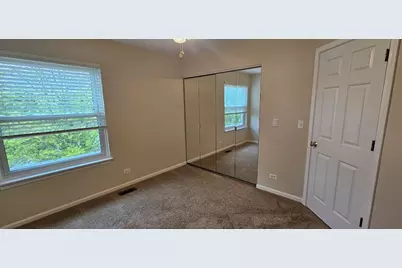 450 Rosewood Crossing, Lindenhurst, IL 60046 - Photo 21