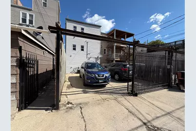 2323 W Fullerton Avenue, Chicago, IL 60647 - Photo 5