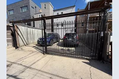 2323 W Fullerton Avenue, Chicago, IL 60647 - Photo 3