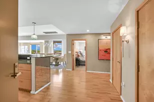 301 N Neil St, Champaign, IL 61820 - Photo 7