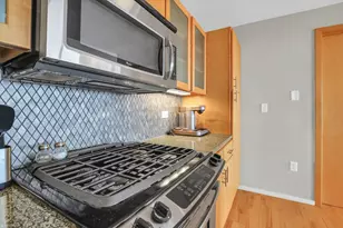 301 N Neil St, Champaign, IL 61820 - Photo 13