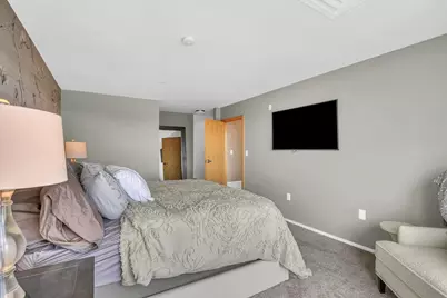301 N Neil Street #711, Champaign, IL 61820 - Photo 37