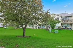 1152 N Red Oak Cir, Round Lake Beach, IL 60073 - Photo 17