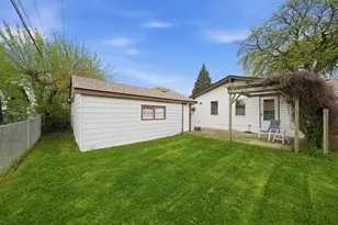 8871 S Beck Pl, Hometown, IL 60456 - Photo 3