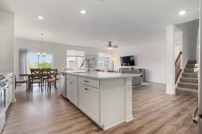 34171 N Partridge Lane, Gurnee, IL 60031 - Photo 9